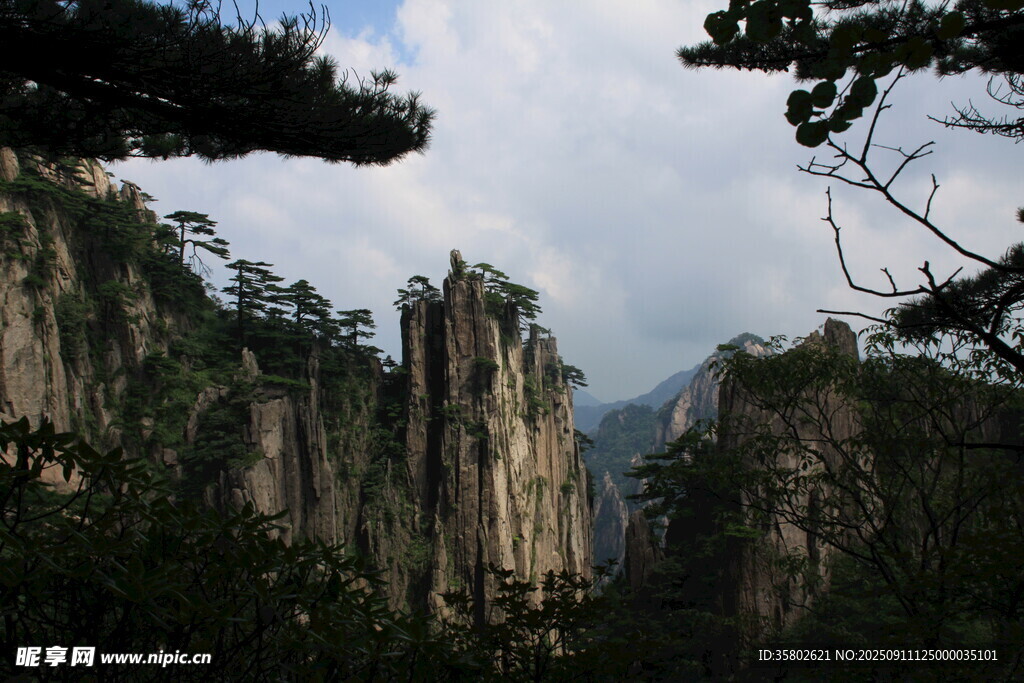 黄山奇峰景观