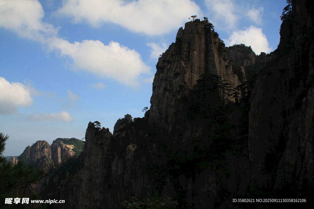 壮丽黄山奇峰