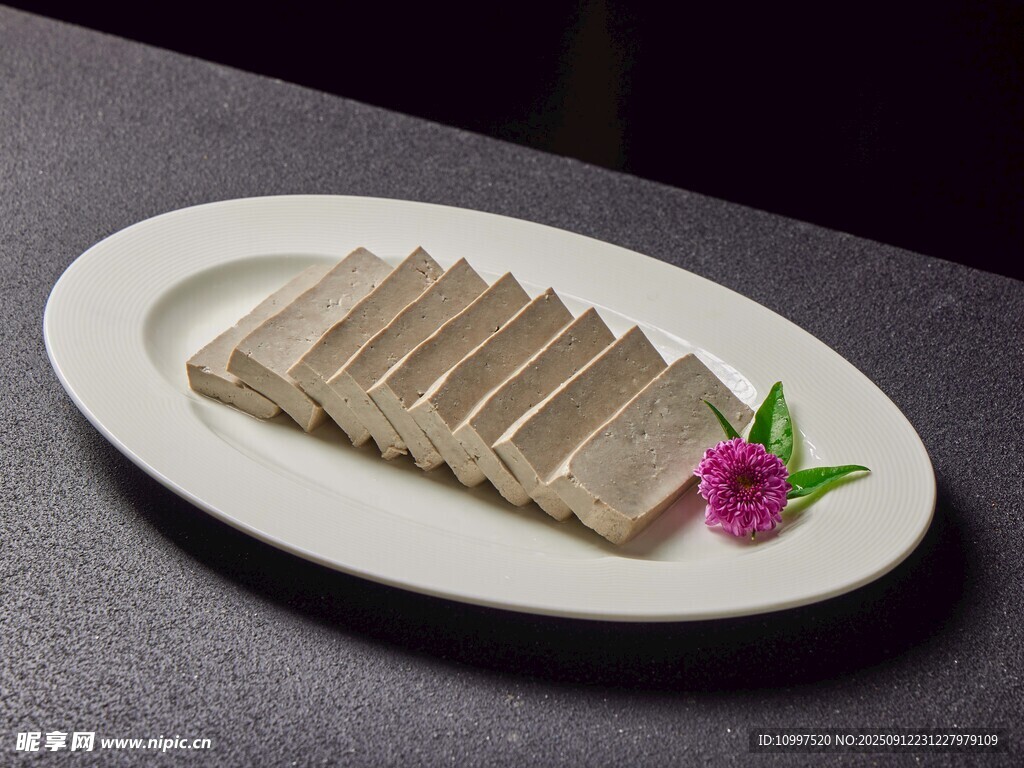 精致切盘豆腐