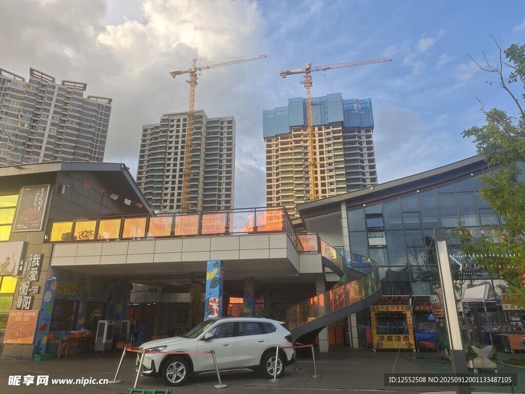 城市街边场景