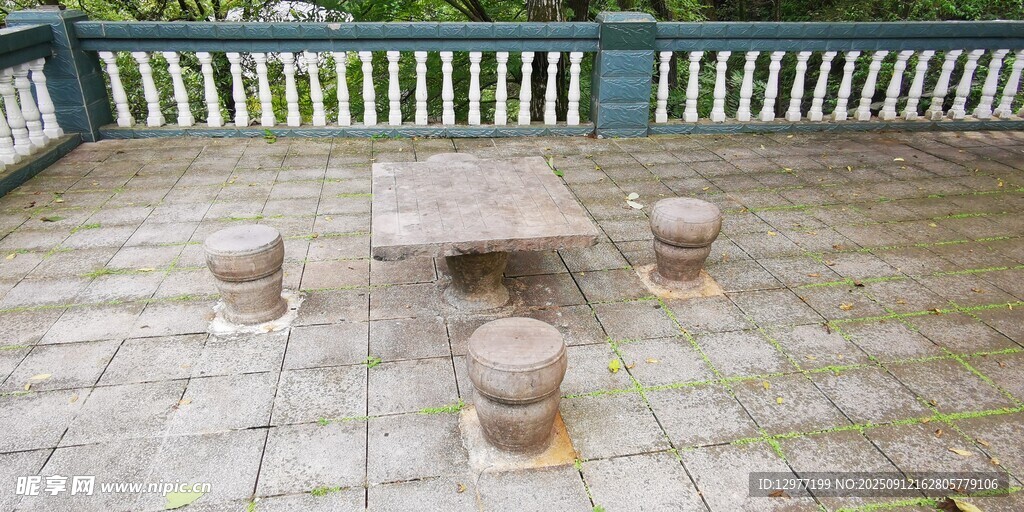 户外庭院石桌石凳景观