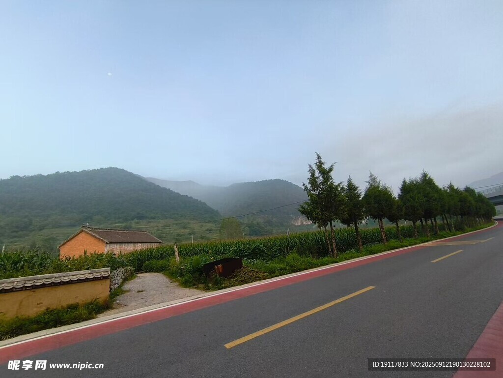 山间公路美景