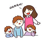 妈妈与孩子们的温馨时刻