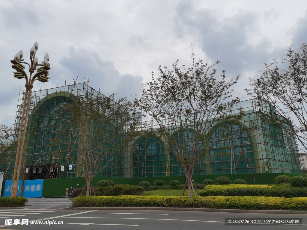 建设中的现代风格建筑