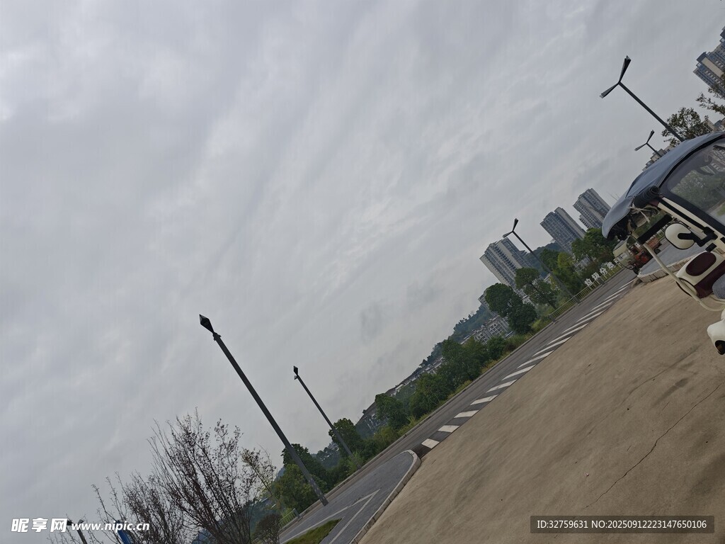 城市道路及周边景象