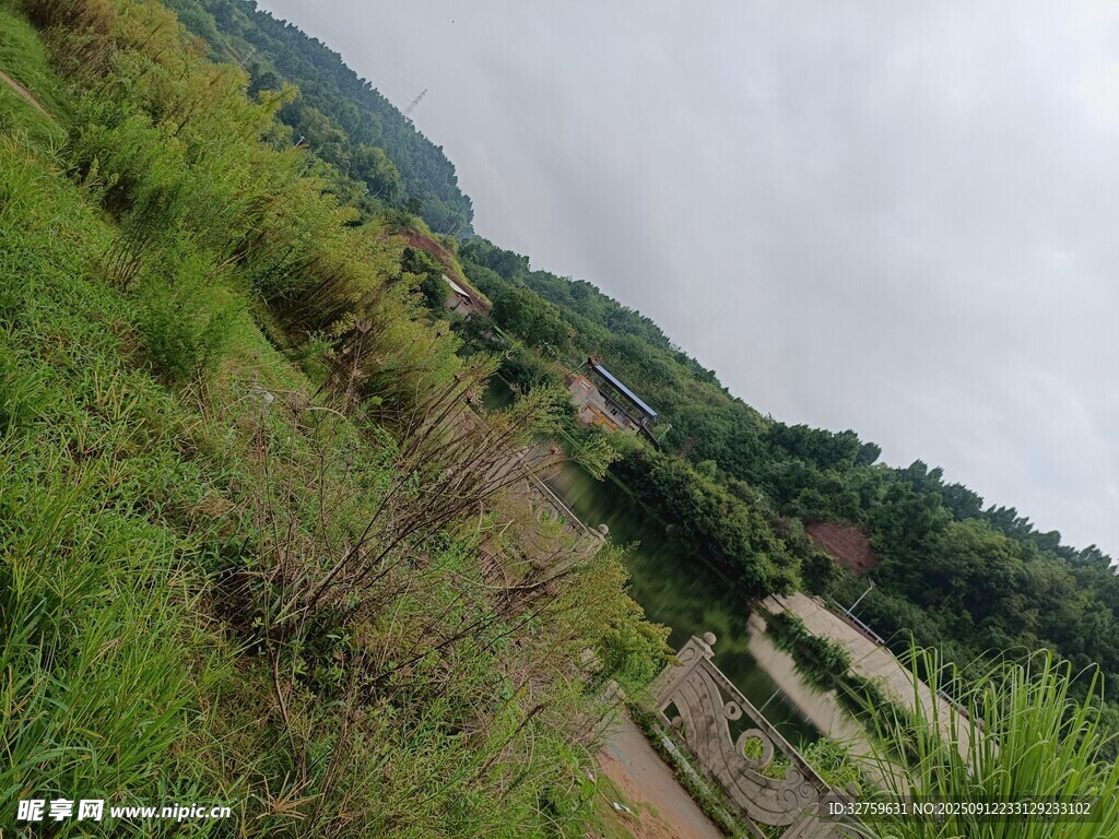 山间田园风光