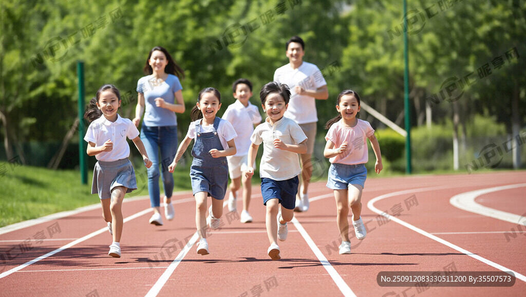 在户外画好线的橡胶跑道上