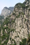 陡峭嶙峋的壮丽山景
