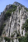 陡峭嶙峋的壮观岩石山峰