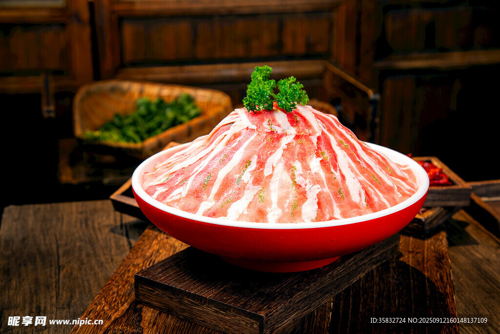 鲜嫩五花肉
