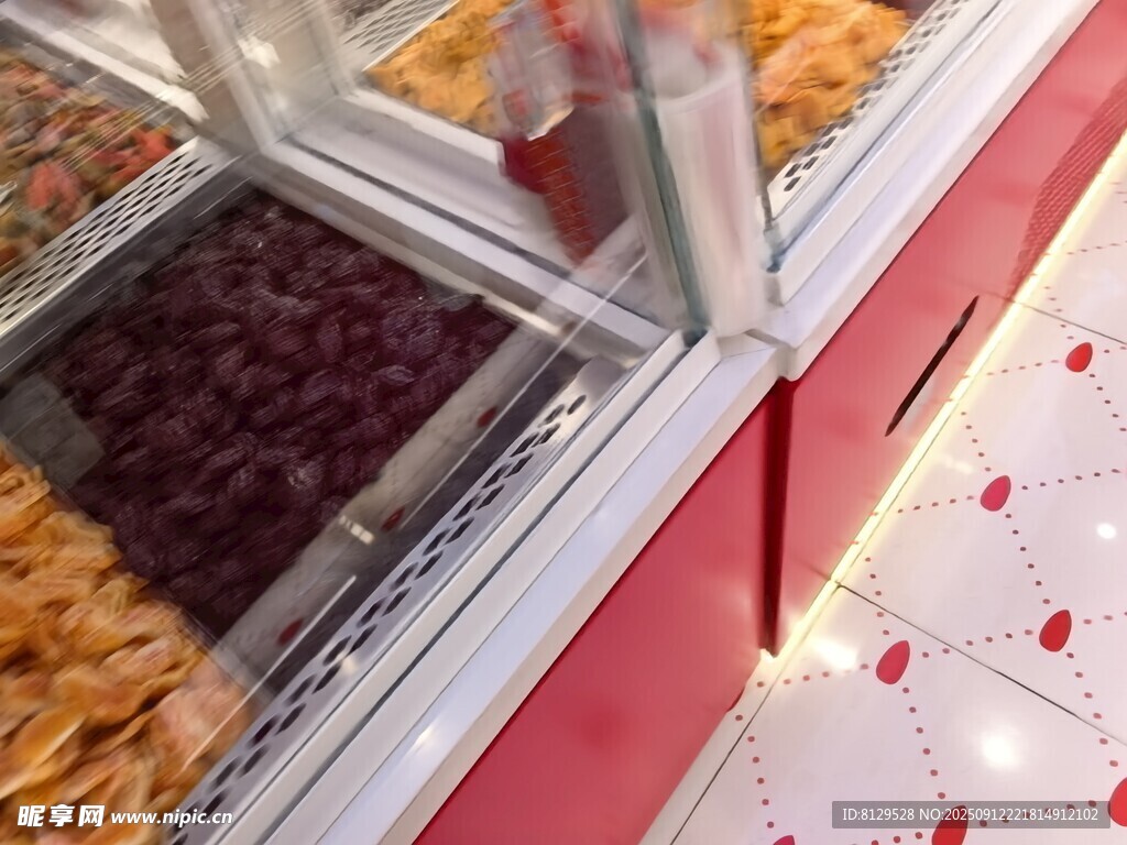 多彩糕点陈列展示