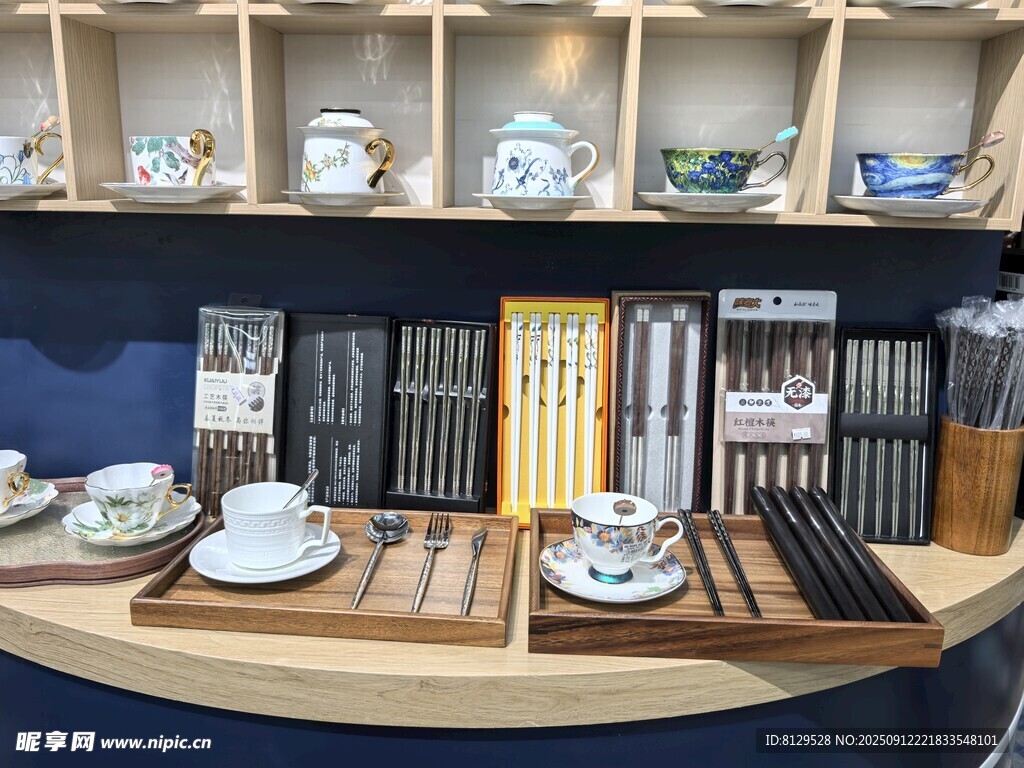 中式茶具陈列展示