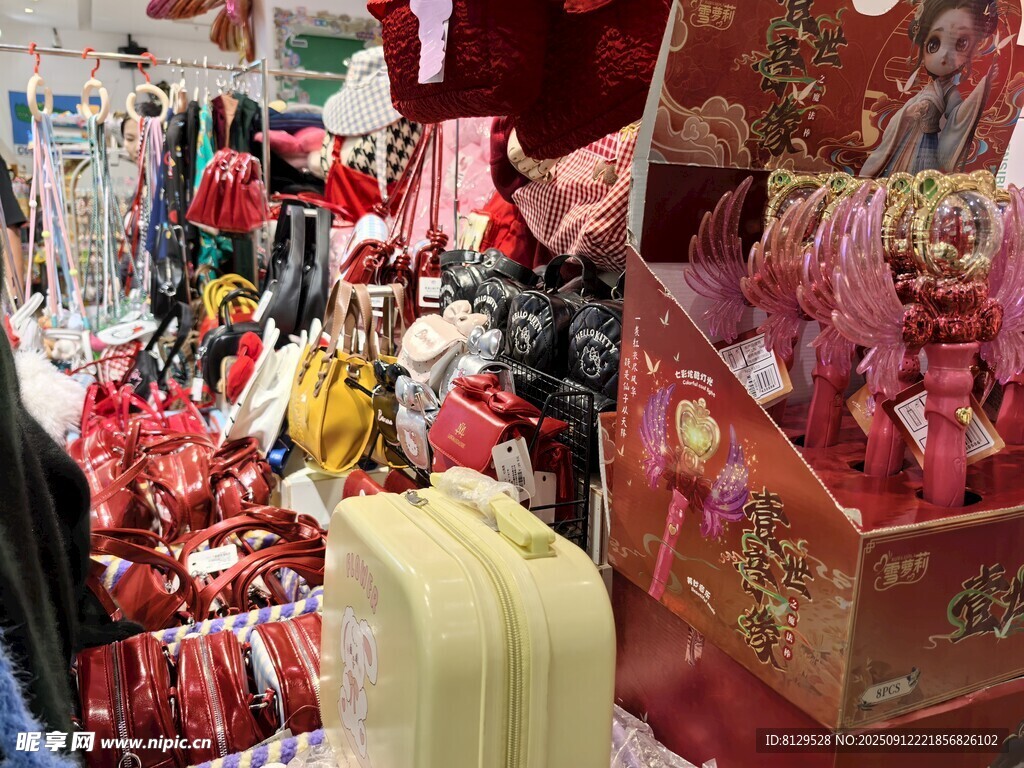 热闹的节日商品售卖场景