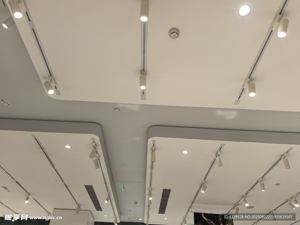 现代简约风格室内天花板
