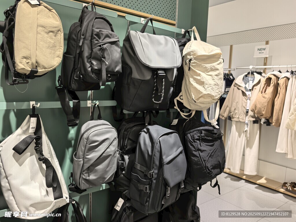 多样背包陈列展示