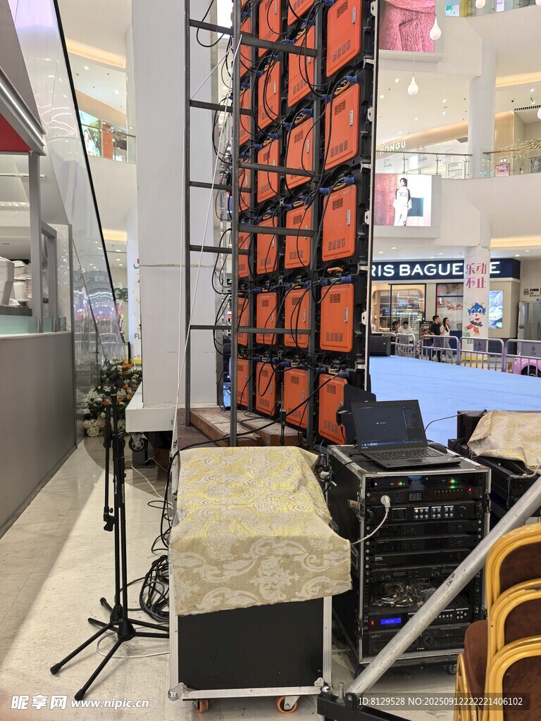室内舞台设备布置场景
