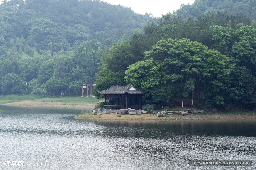 湖泊 亭子
