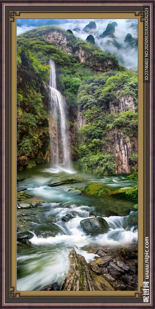 山间飞瀑溪流风景画