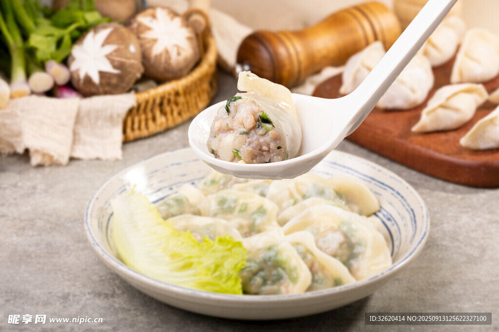 美味馄饨汤