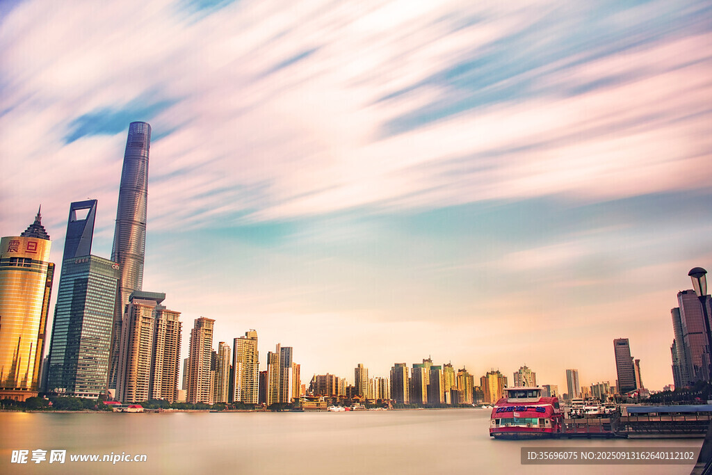 上海外滩城市天际线美景