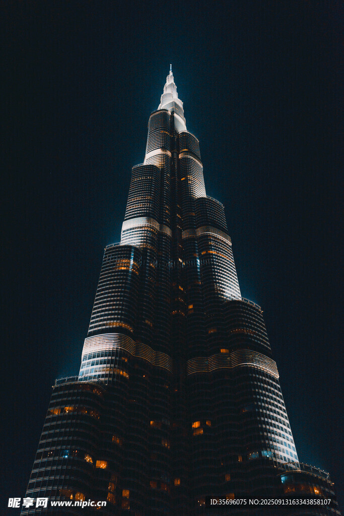 迪拜塔夜景特写