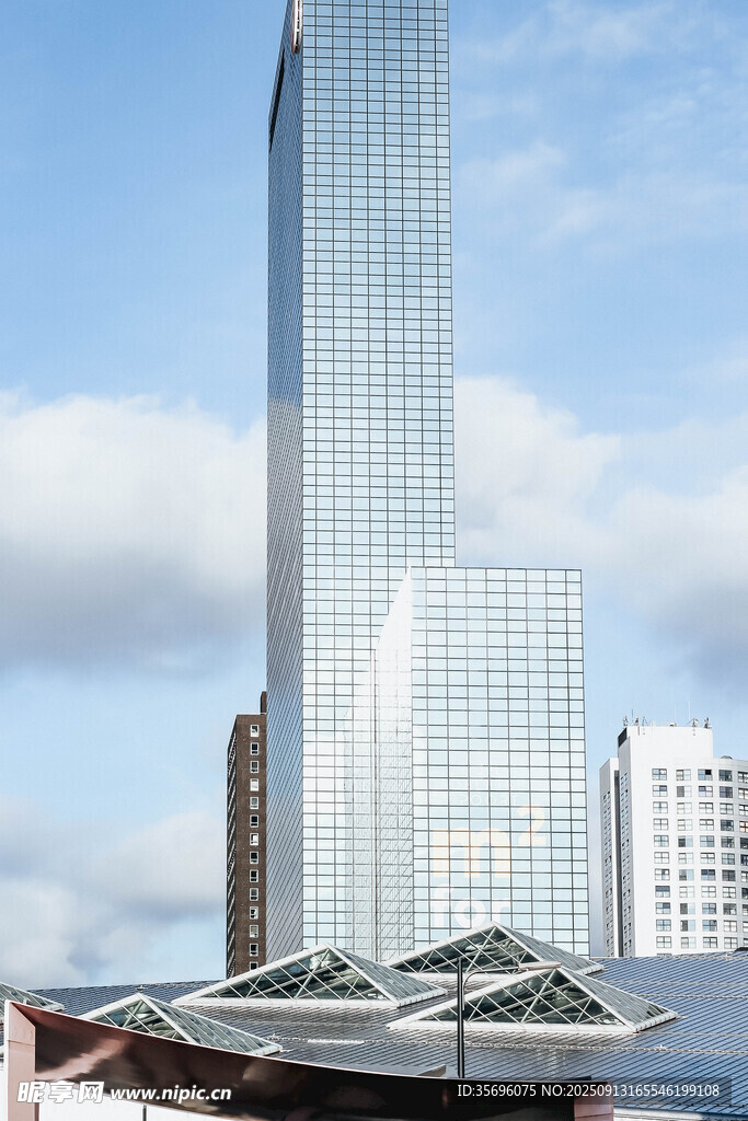 现代摩天大楼城市景观