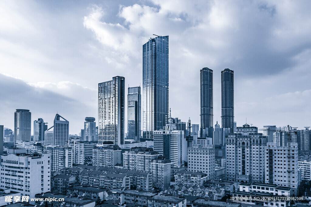 现代都市高楼林立景观