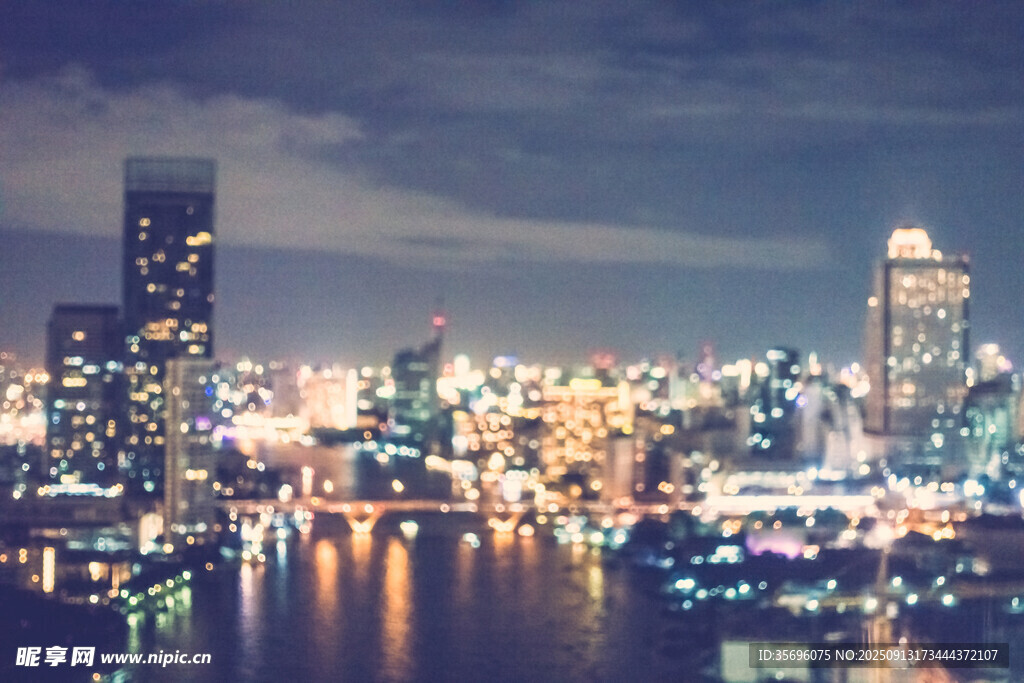 城市璀璨夜景俯瞰图