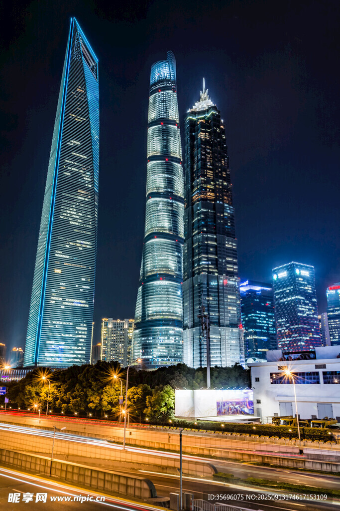 上海璀璨夜景摩天大楼
