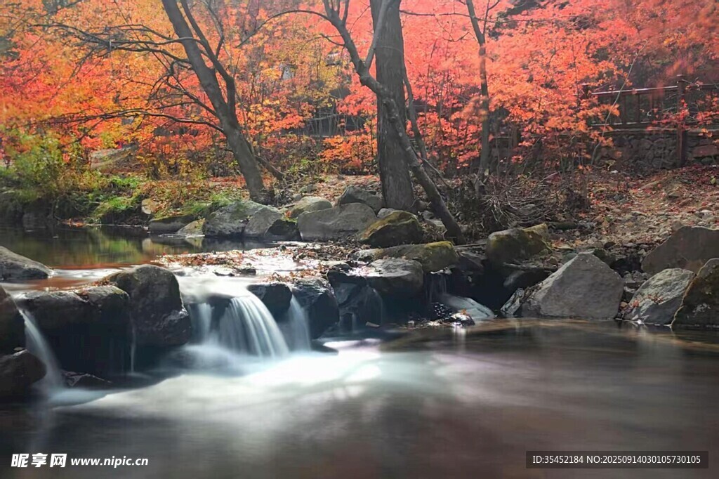山涧流水