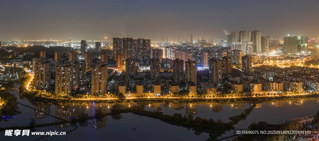 城市璀璨夜景俯瞰图