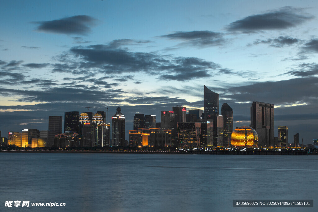 城市海滨夜景风光
