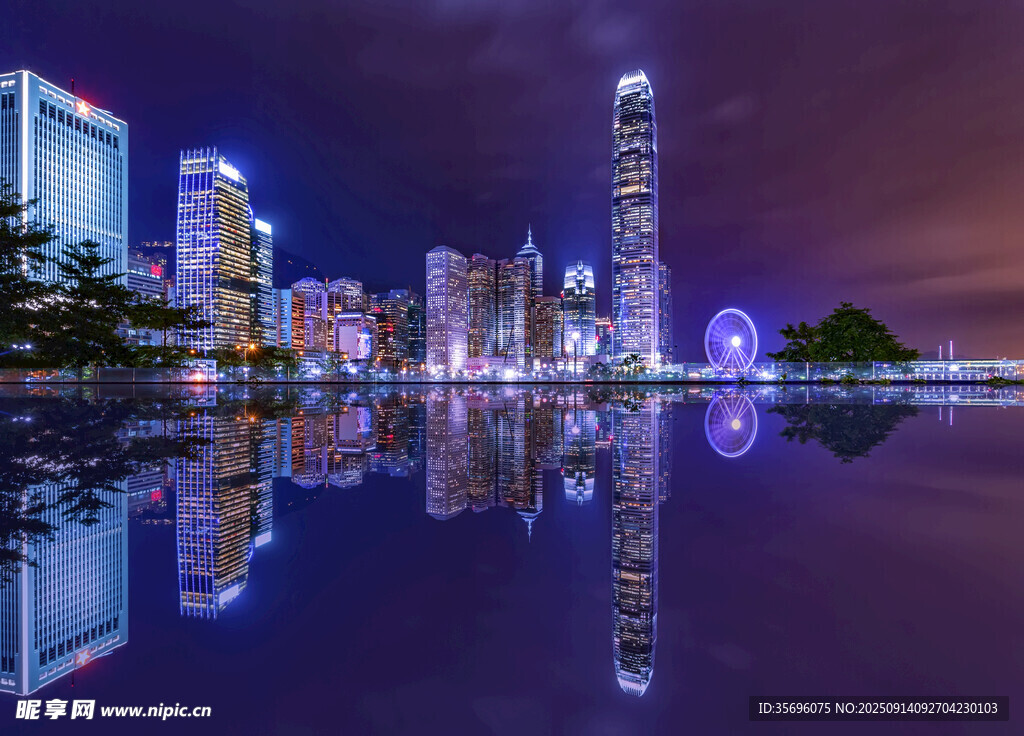 城市夜景璀璨水面倒影