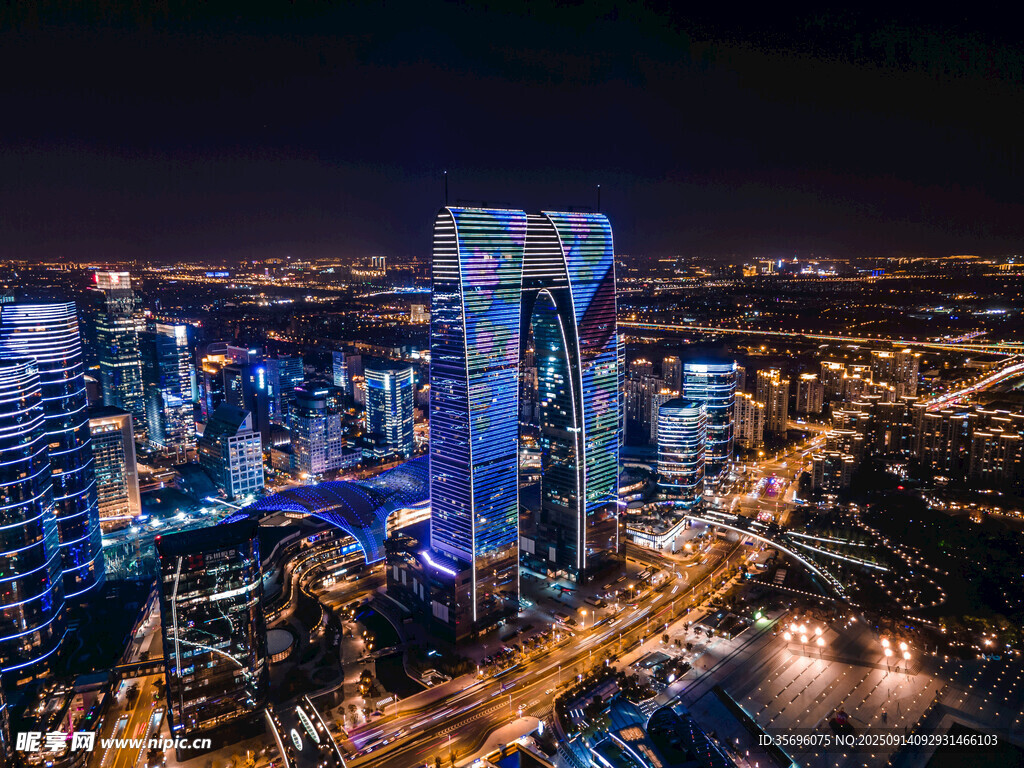 城市璀璨夜景俯瞰图
