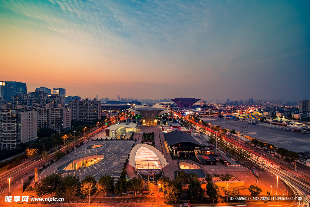 城市黄昏璀璨夜景风光