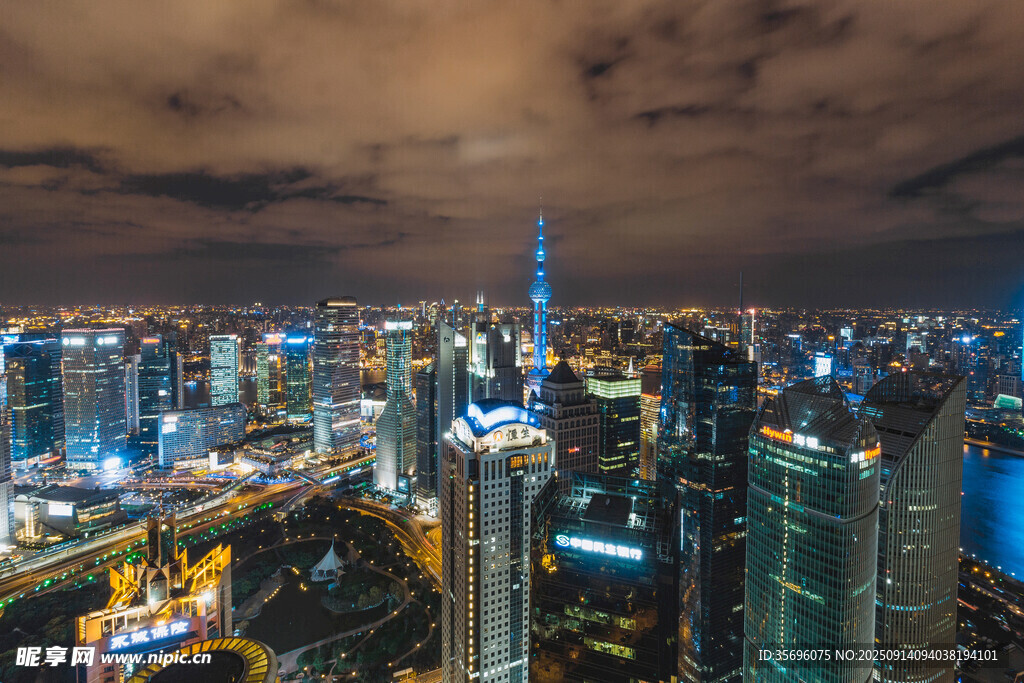 上海璀璨夜景俯瞰图