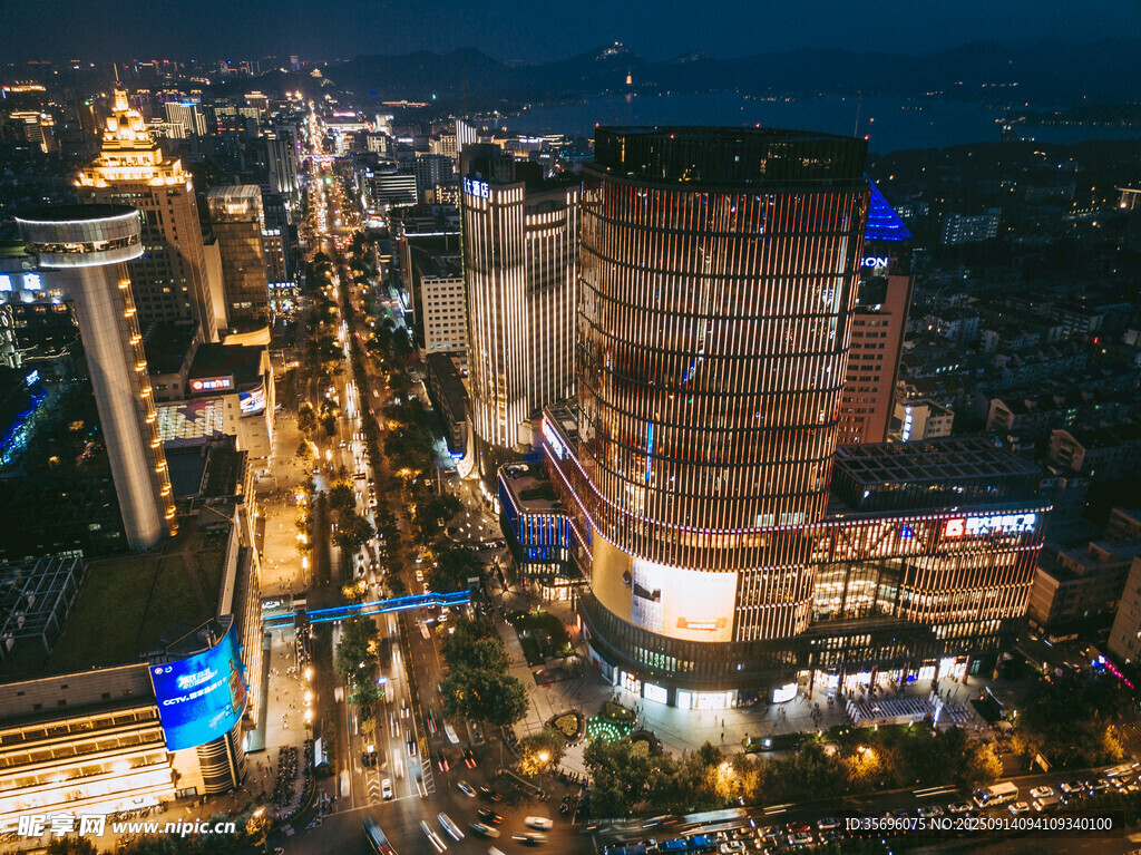 城市璀璨夜景俯瞰图