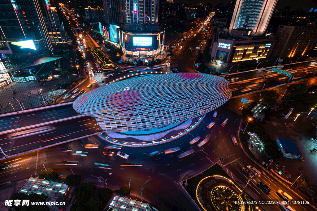 城市璀璨夜景俯瞰图