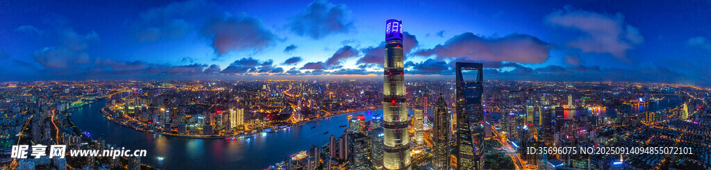 城市璀璨夜景俯瞰图