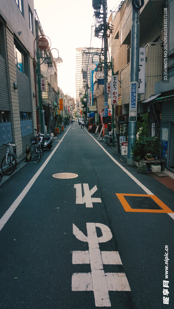日本街道上的交通标线