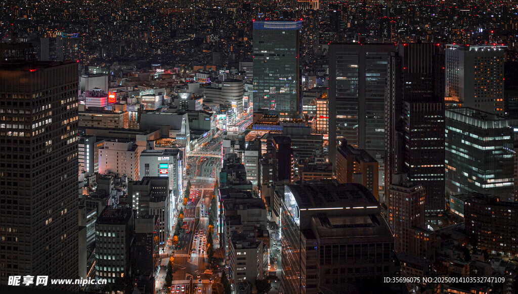 繁华都市夜景俯瞰