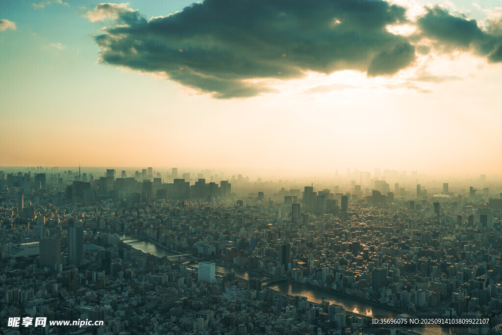 城市日落全景俯瞰图