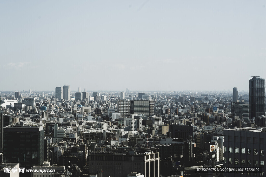 俯瞰繁华都市景象