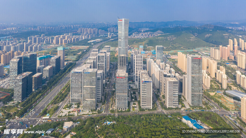 城市天际线俯瞰景观