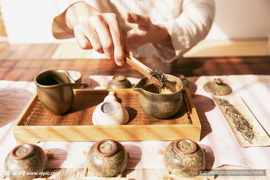 传统中式茶艺展示场景