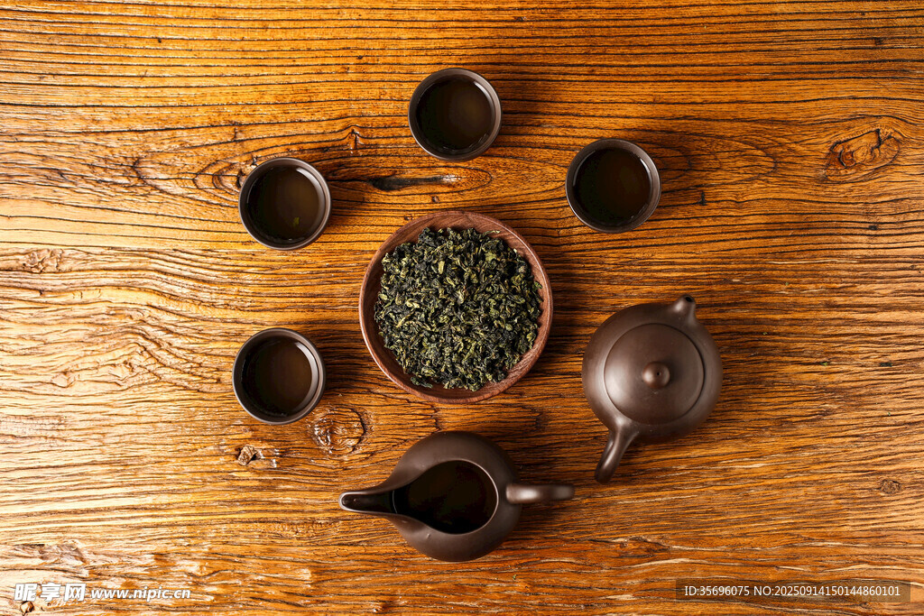中式茶具与茶叶摆拍