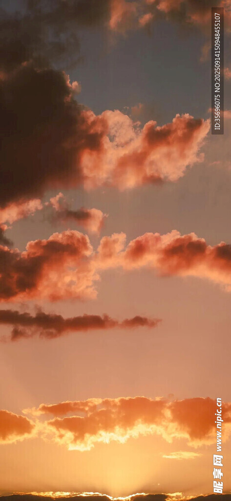 夕阳下的绚烂云霞