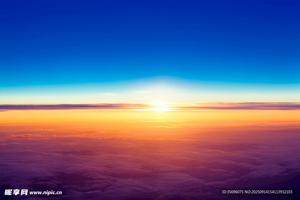 高空壮丽日出美景