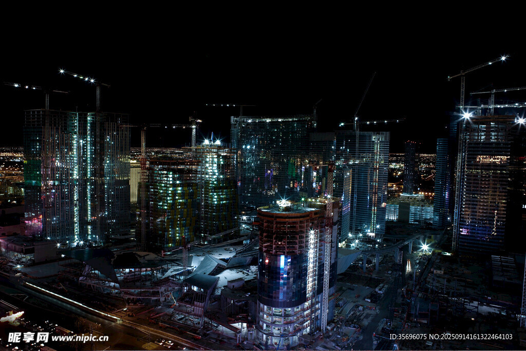 城市璀璨夜景俯瞰图
