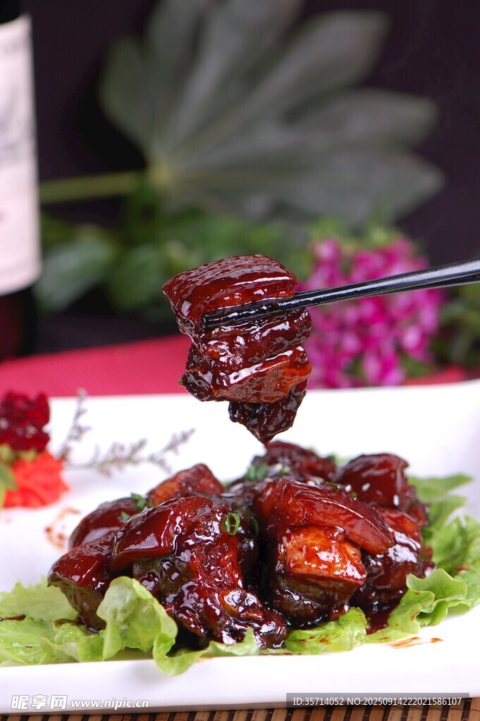 美味酱汁排骨诱人呈现